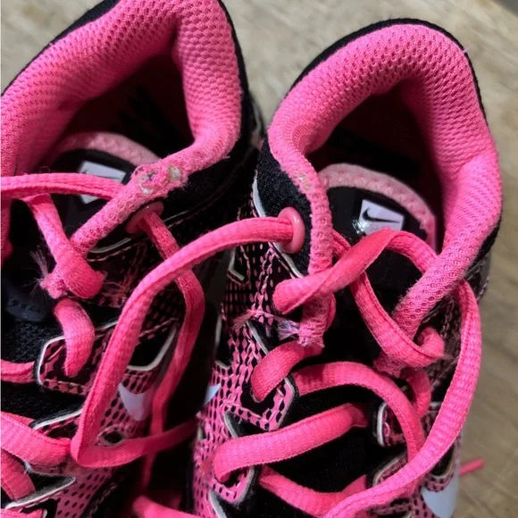 Nike Kids Pink and Black Ball Cleats - Picture 12 of 16